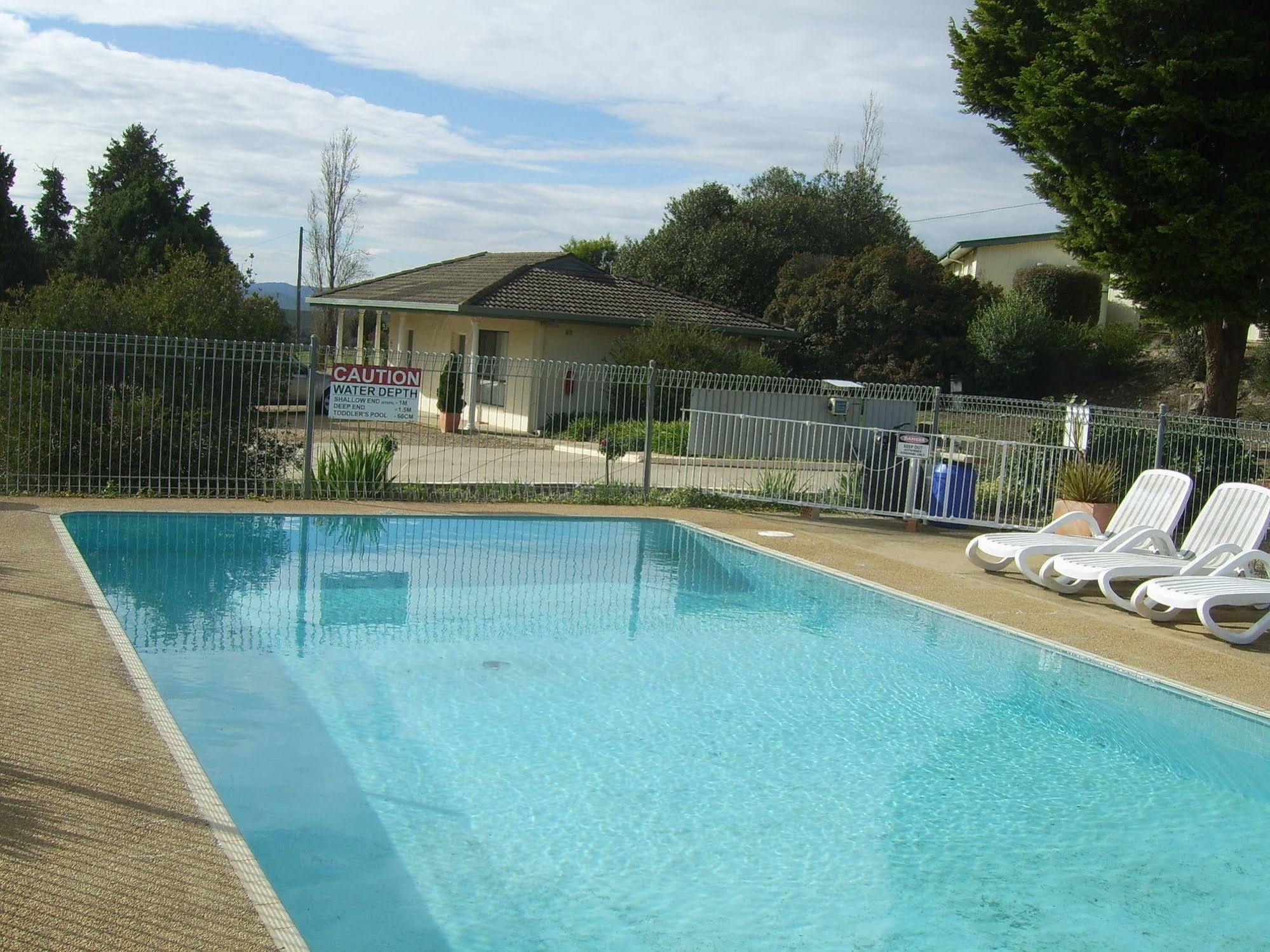 Garden Motor Inn Gundagai Exterior photo